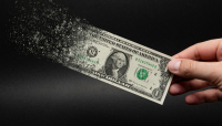 Dollar Decreases 1% on Tariff Report